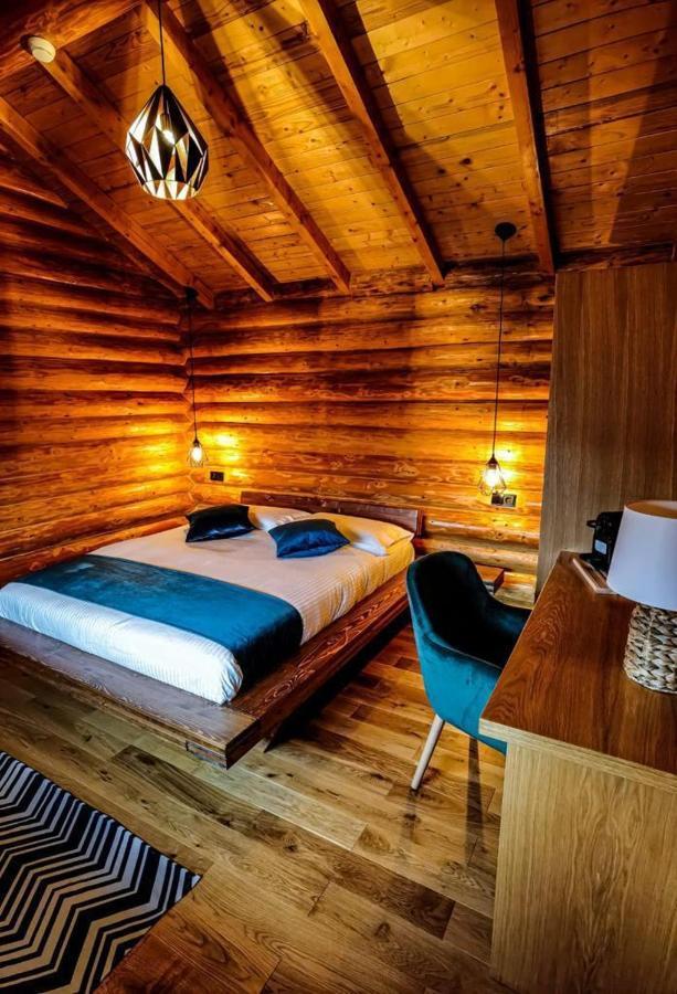 Complex Bosco Hotel Borsa  Bagian luar foto